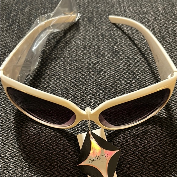 Diamond Eyewear White Sunglasses UV400 - Picture 2 of 7